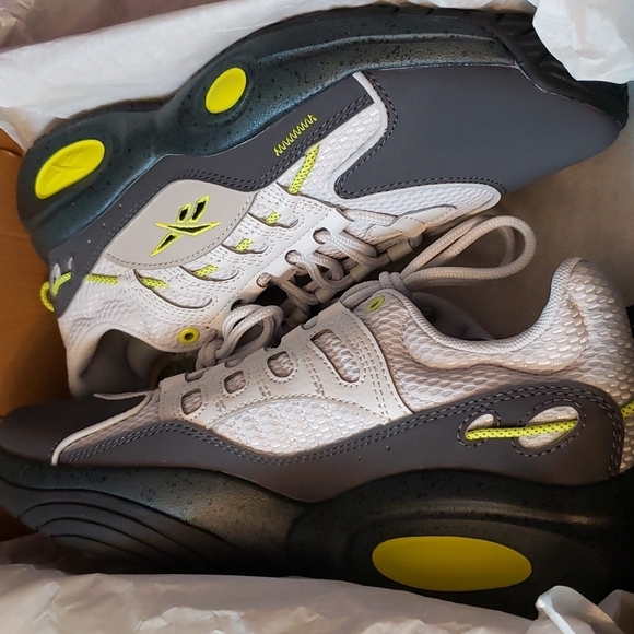 REEBOK Solution Men Sneakers - Picture 1 of 5